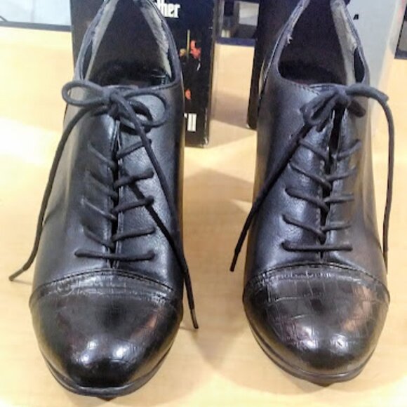 Rialto Black Bootie Shoe Laced Boot Faux leather womens size 7.5 M - Picture 2 of 12